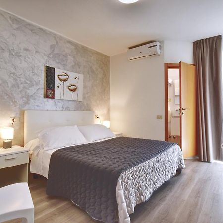 Hotel Augusta 卡奥莱 外观 照片