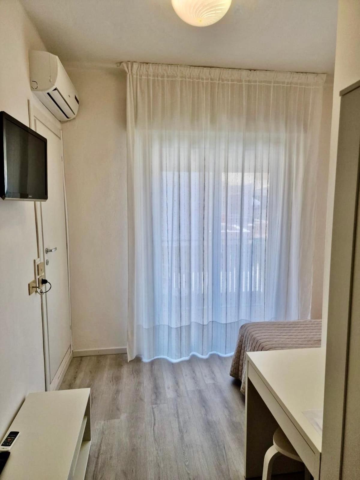 Hotel Augusta 卡奥莱 外观 照片