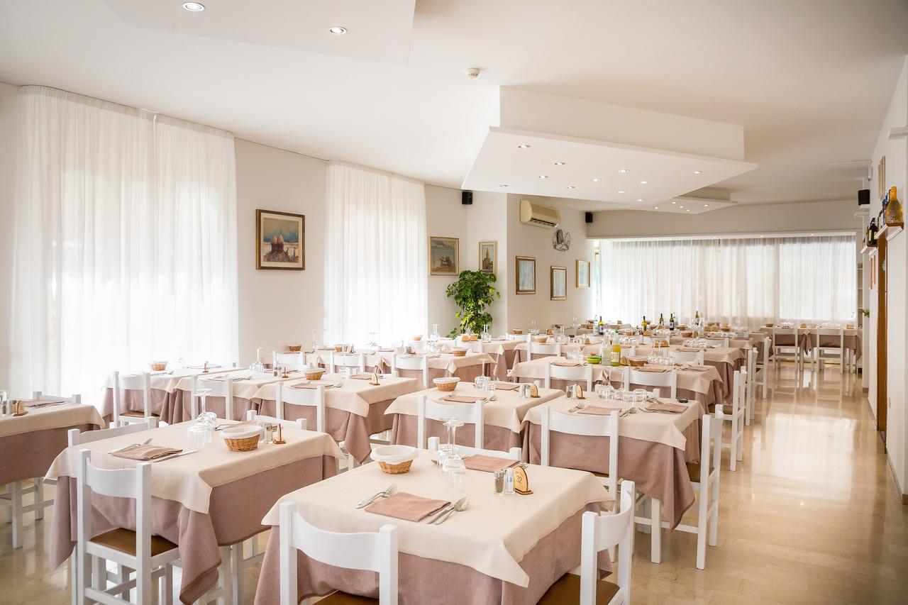 Hotel Augusta 卡奥莱 外观 照片